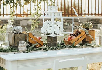 11 Wedding Gift Table Ideas and Tips