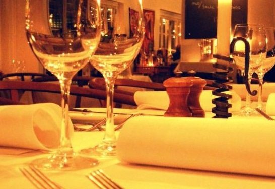How to Pull off a Perfectly Romantic Valentine's Dinner