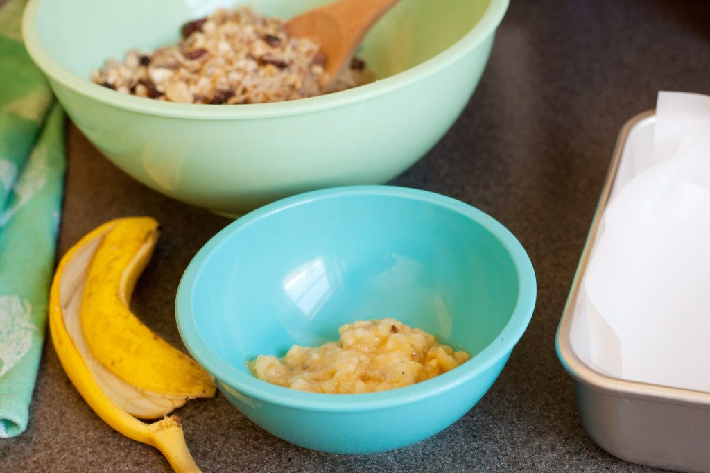 MVP-sports-snacks-oatmeal-raisin-mix-and-mashed-banana