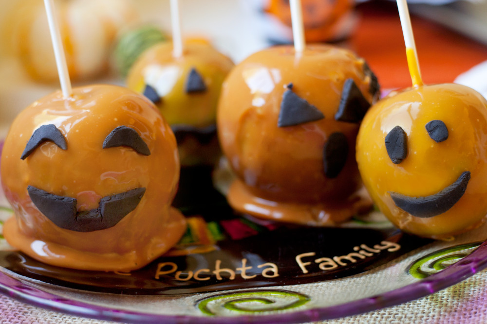 Jack O' Lantern Candy apples