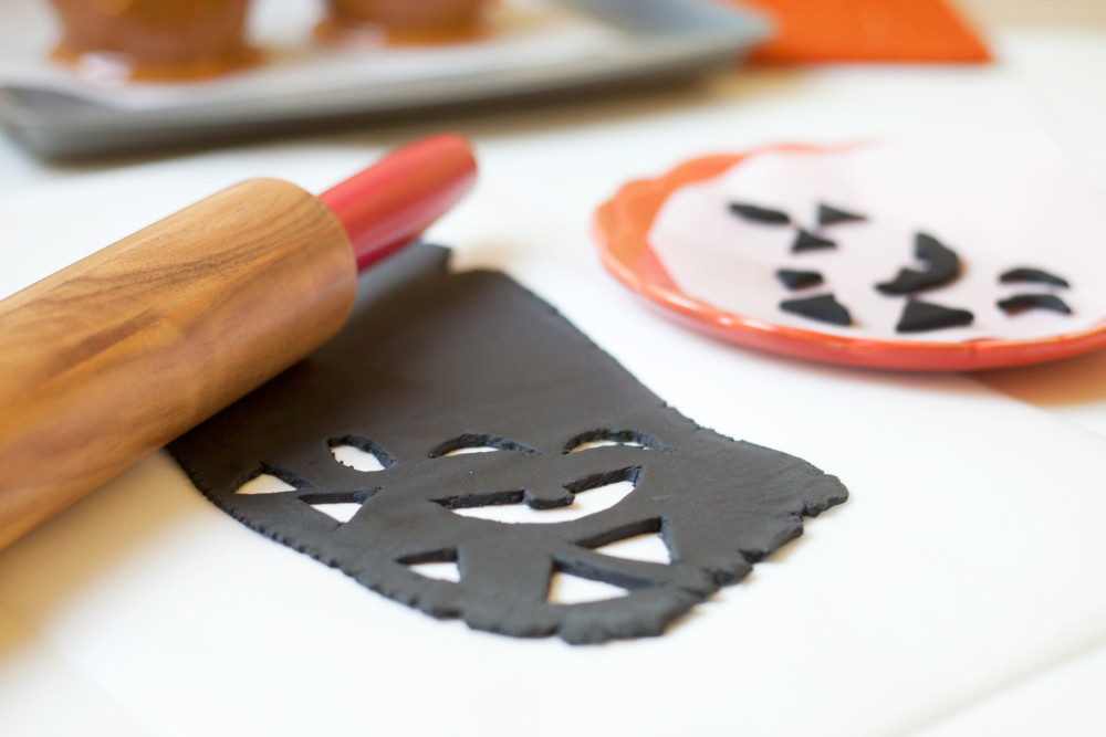 Rolling pin and fondant
