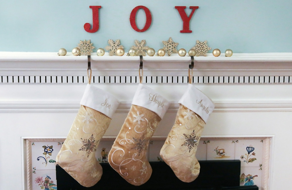Christmas Mantel_11