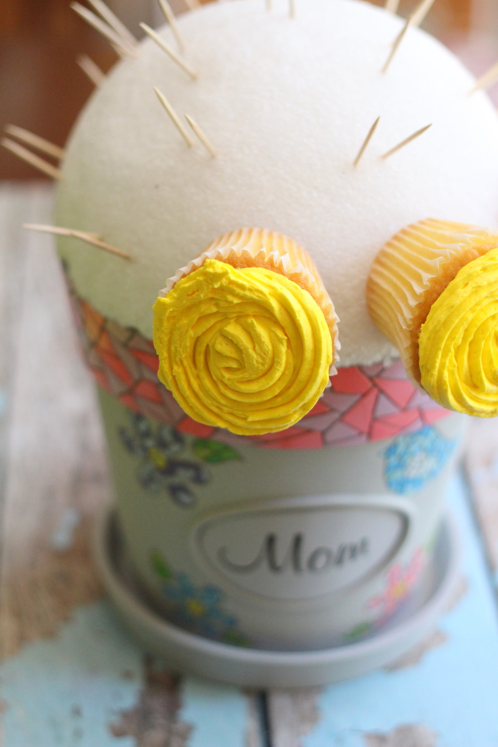 DIY Cupcake Bouquet for Mother's Day 2