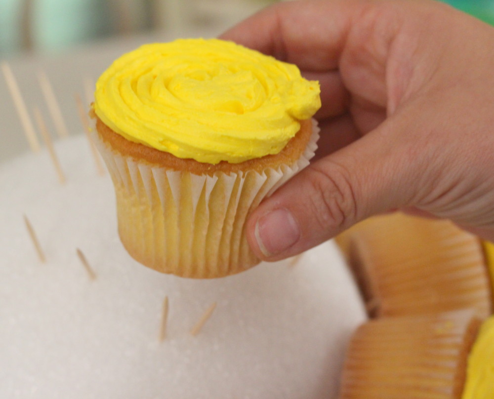DIY Cupcake Bouquet for Mother's Day 3