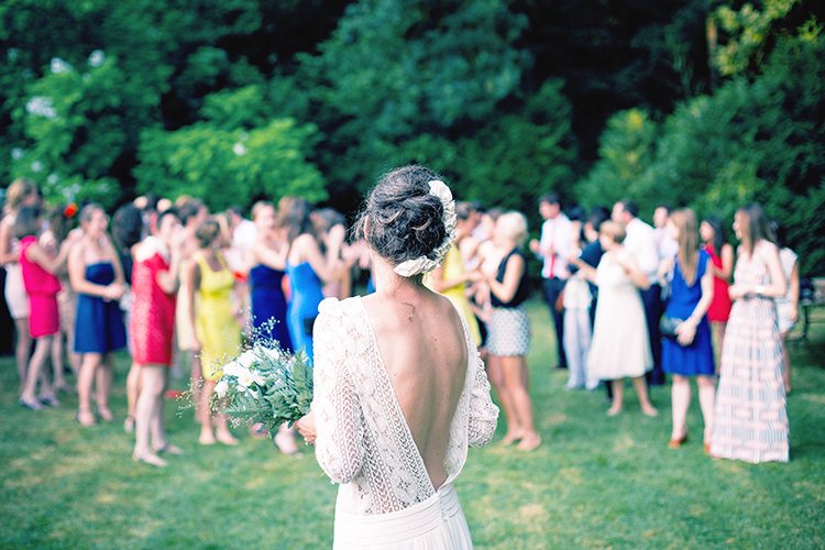 bouquet-toss