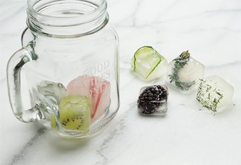 10 Chillin' Flavored Ice Cube Ideas