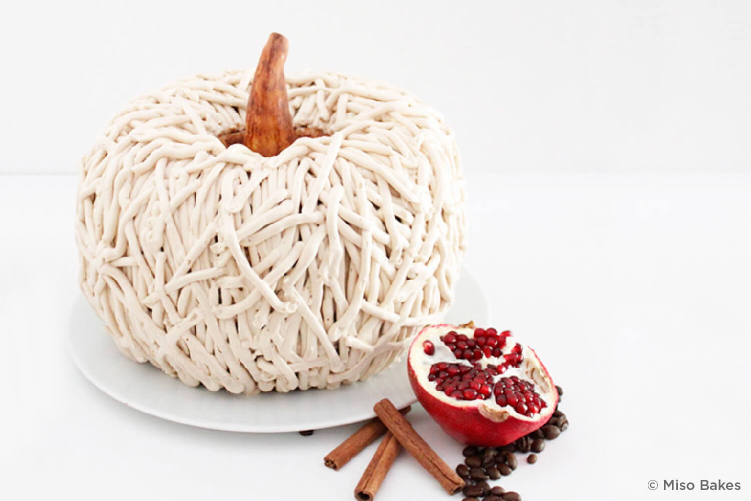 cake that looks like a mummy pumpkin